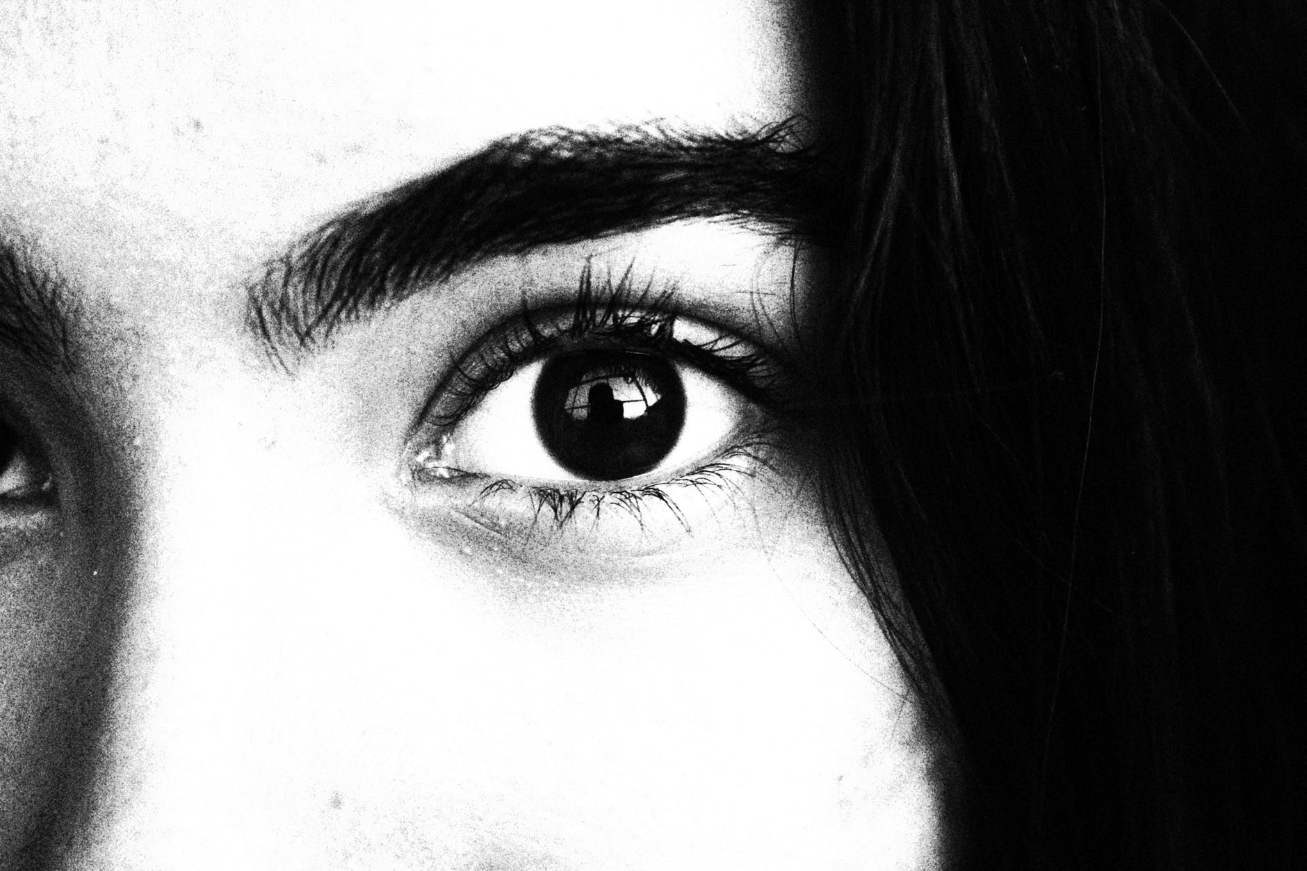 Хочу черные глаза. Глаз черно белый. Черно белый взгляд. Черные глаза. Глаза черное белое.
